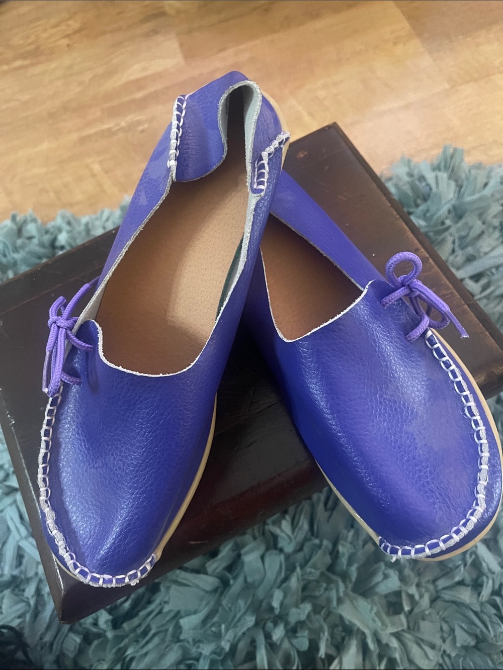 NEW -Women’s Venus Celia Blue Slip-On Moccasin Flats - size 9/41